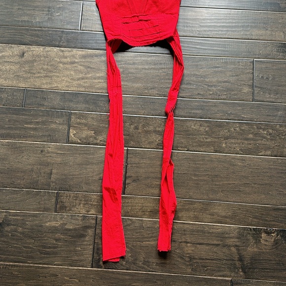 Free People XS red V neck cropped tank that wraps/ties! - Picture 2 of 4